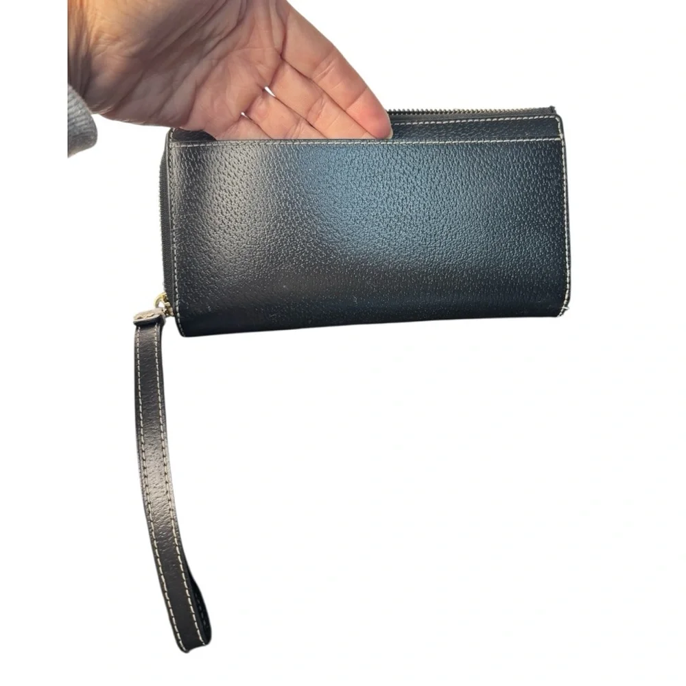 Kate Spade WLRU1779 Wellesley Layton  Black Textured Wristlet Bag Zip Wallet